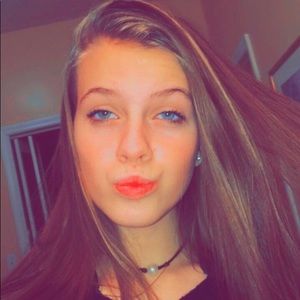 Meet your Posher, Makenzie